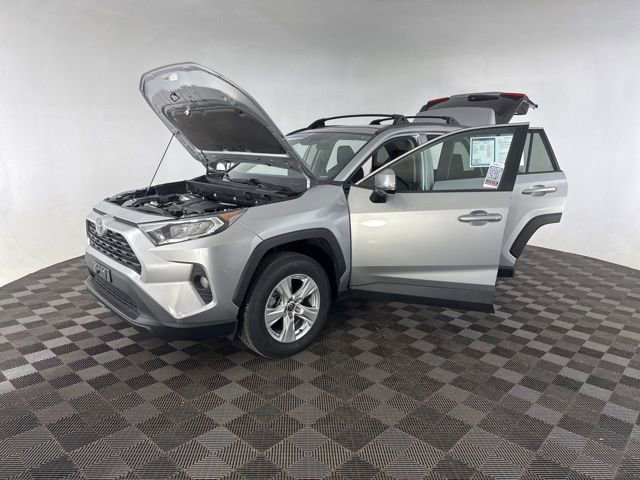 Used 2021 Toyota RAV4 XLE w/ Convenience Package image 13