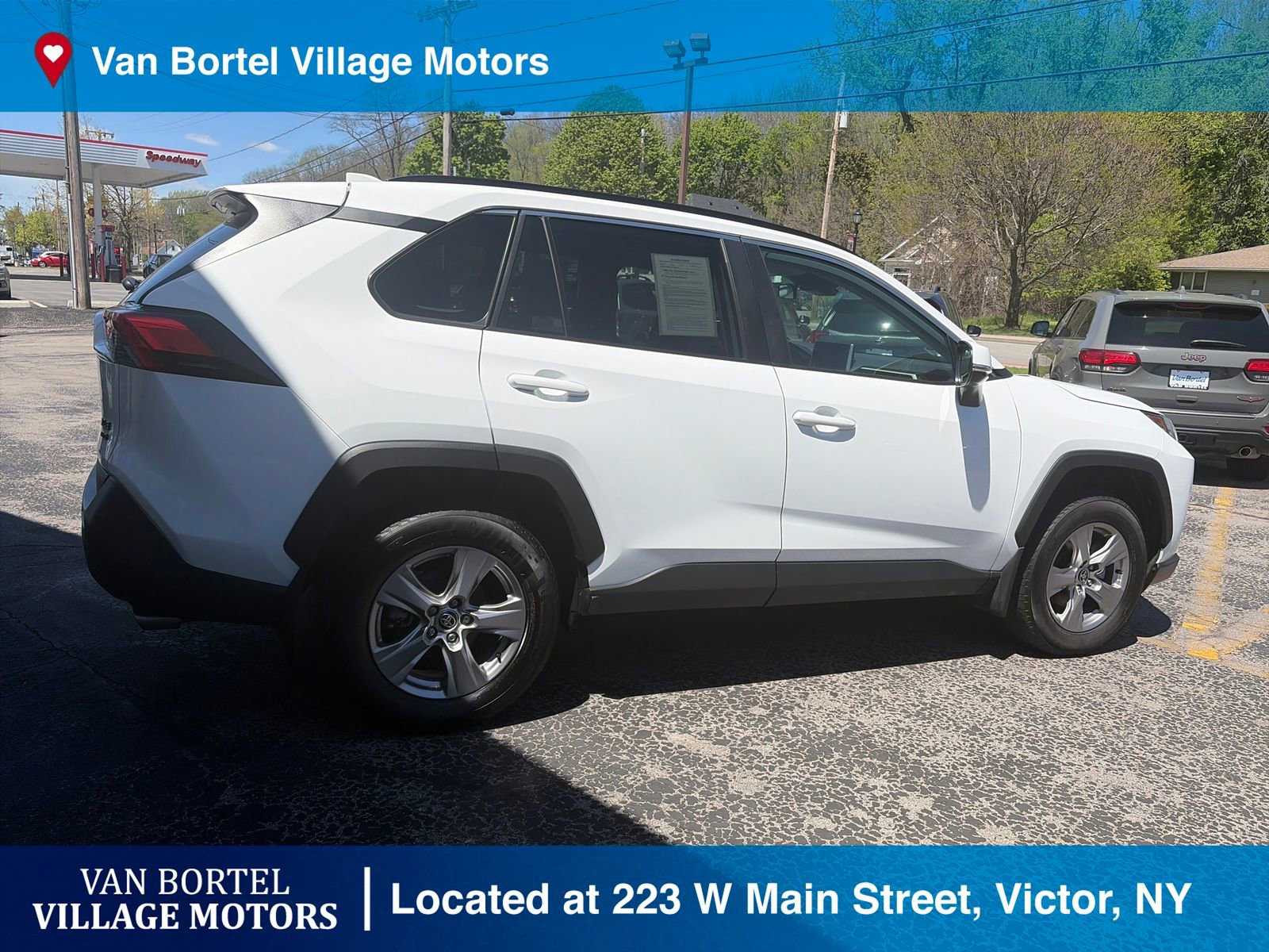 Used 2025 Toyota RAV4 XLE w/ Convenience Package AWD/4WD image 6