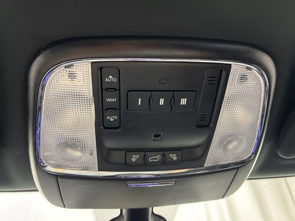 Used 2019 Jeep Grand Cherokee Limited image 22