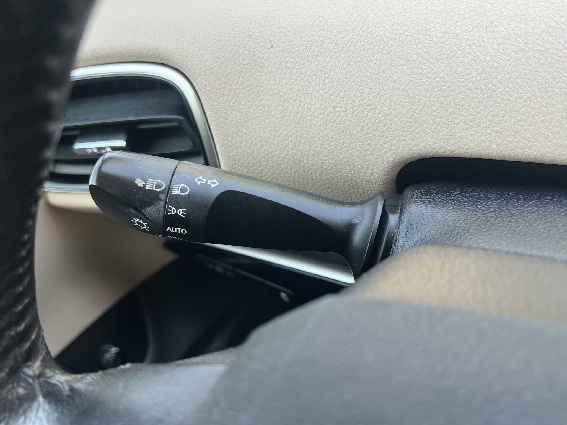 Used 2016 Toyota Prius Four image 11