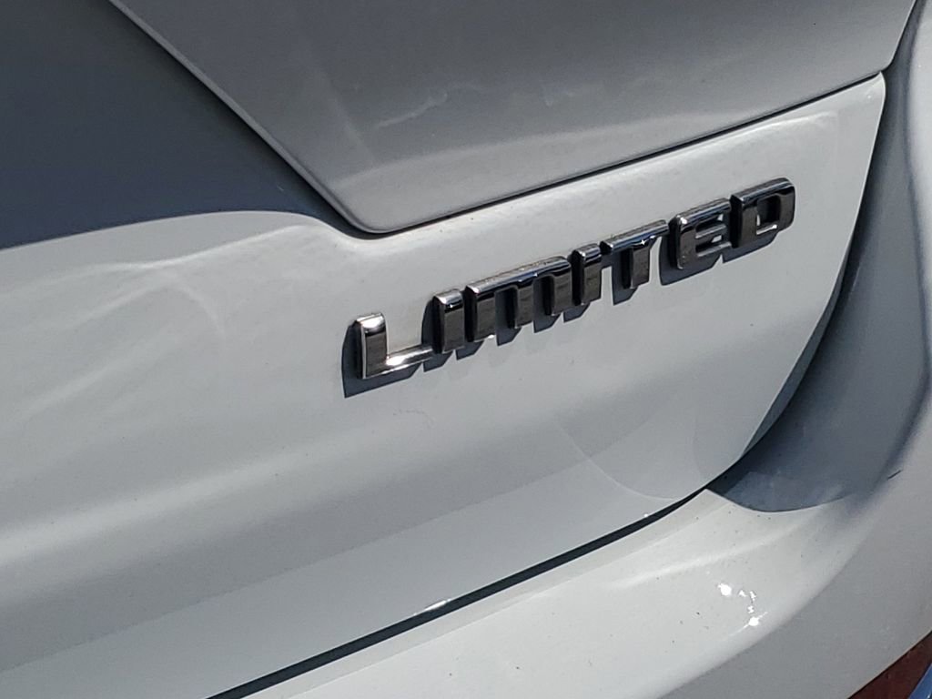 Used 2022 Jeep Grand Cherokee Limited w/ Luxury Tech Group II image 42