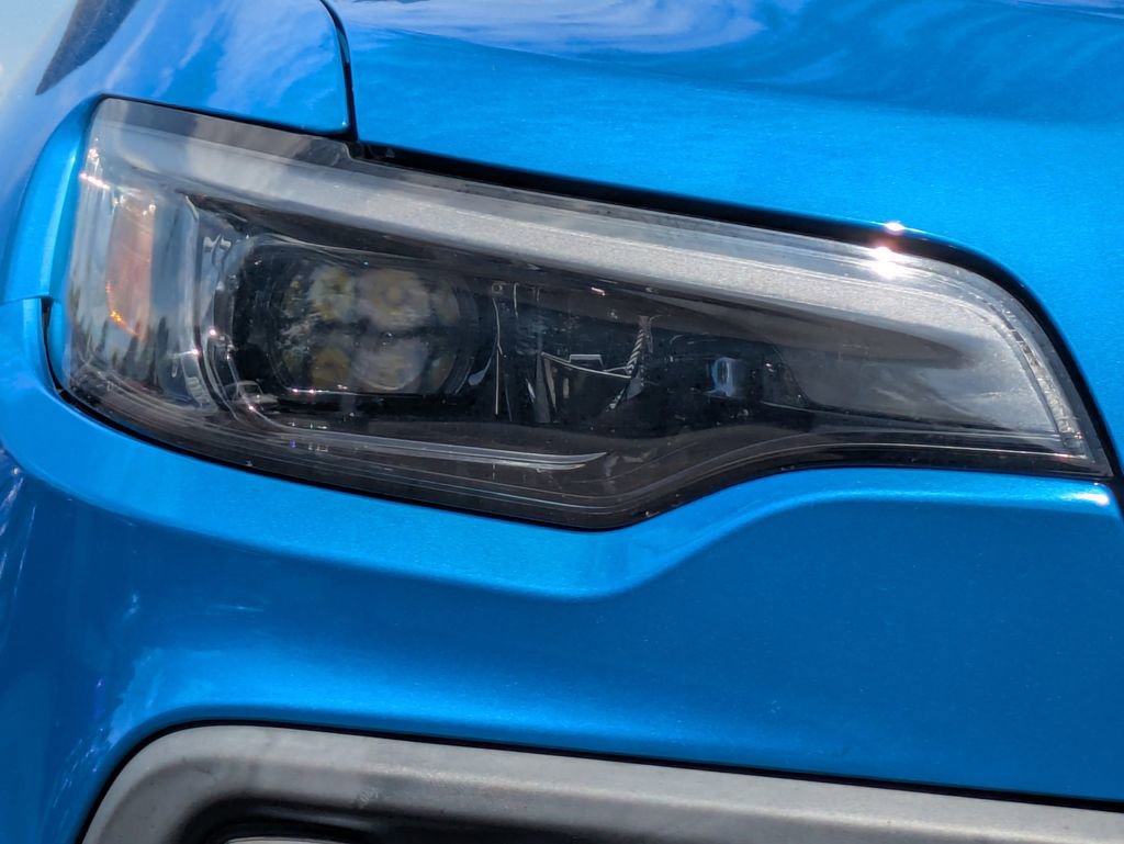 Used 2022 Jeep Cherokee Trailhawk image 12