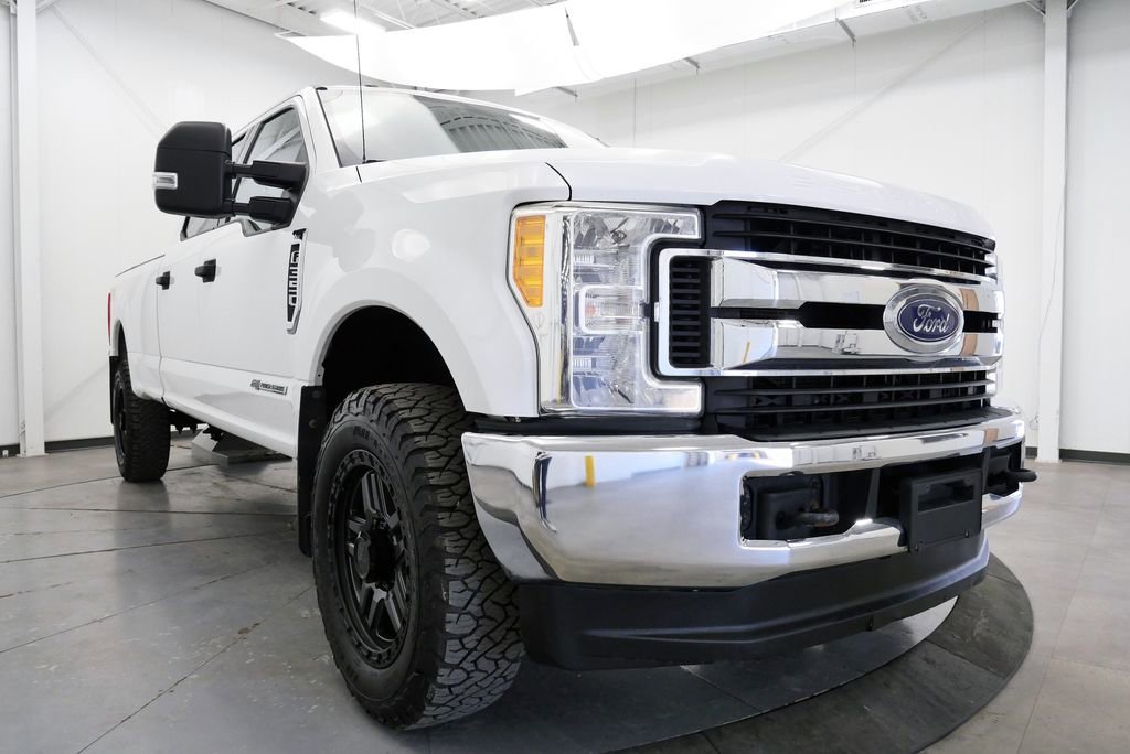 Used 2017 Ford F350 XLT w/ FX4 4x4 Off Road Package image 40