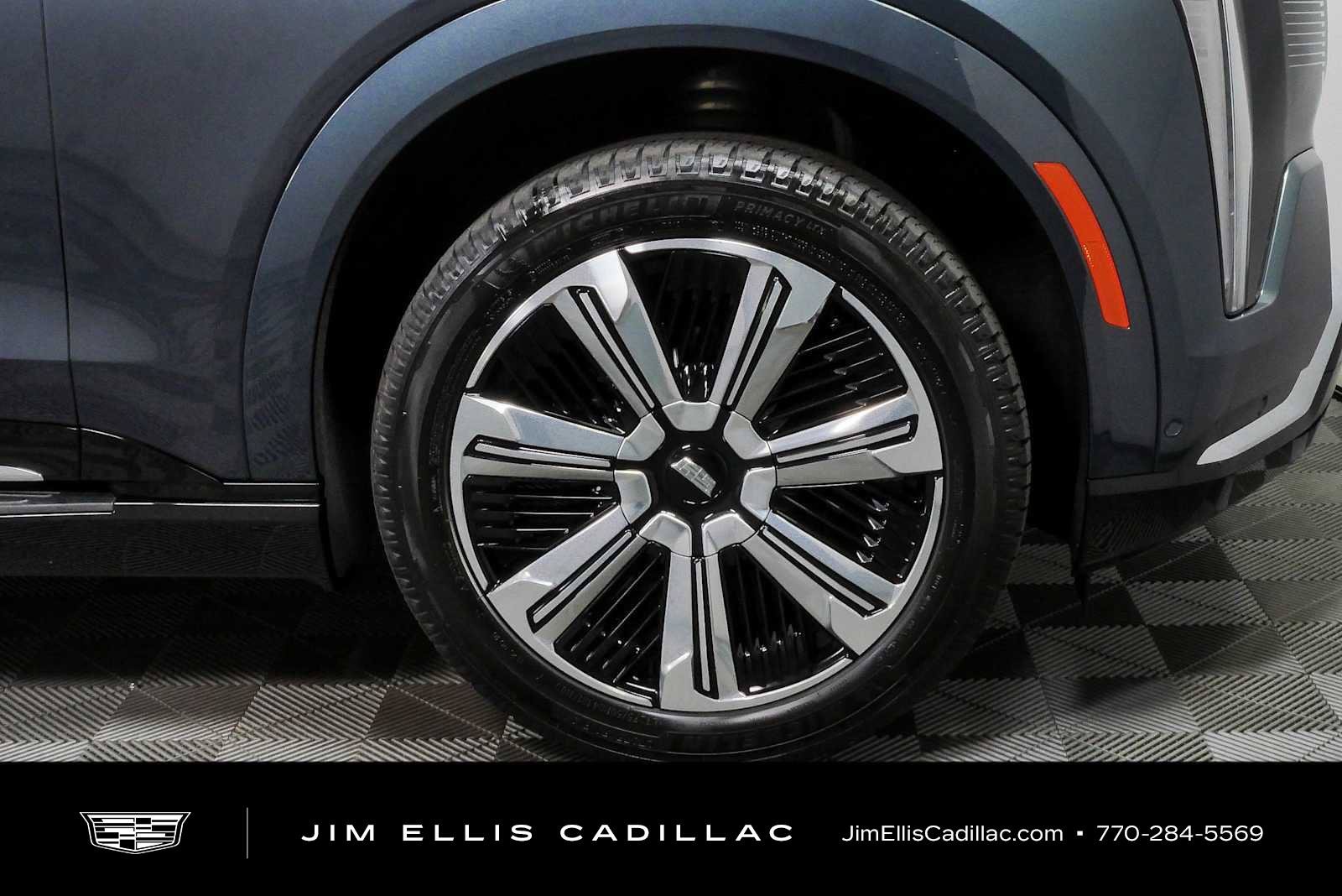 Certified 2025 Cadillac Escalade IQ Luxury 2 w/ LPO, Premium Carpet Package AWD/4WD image 40