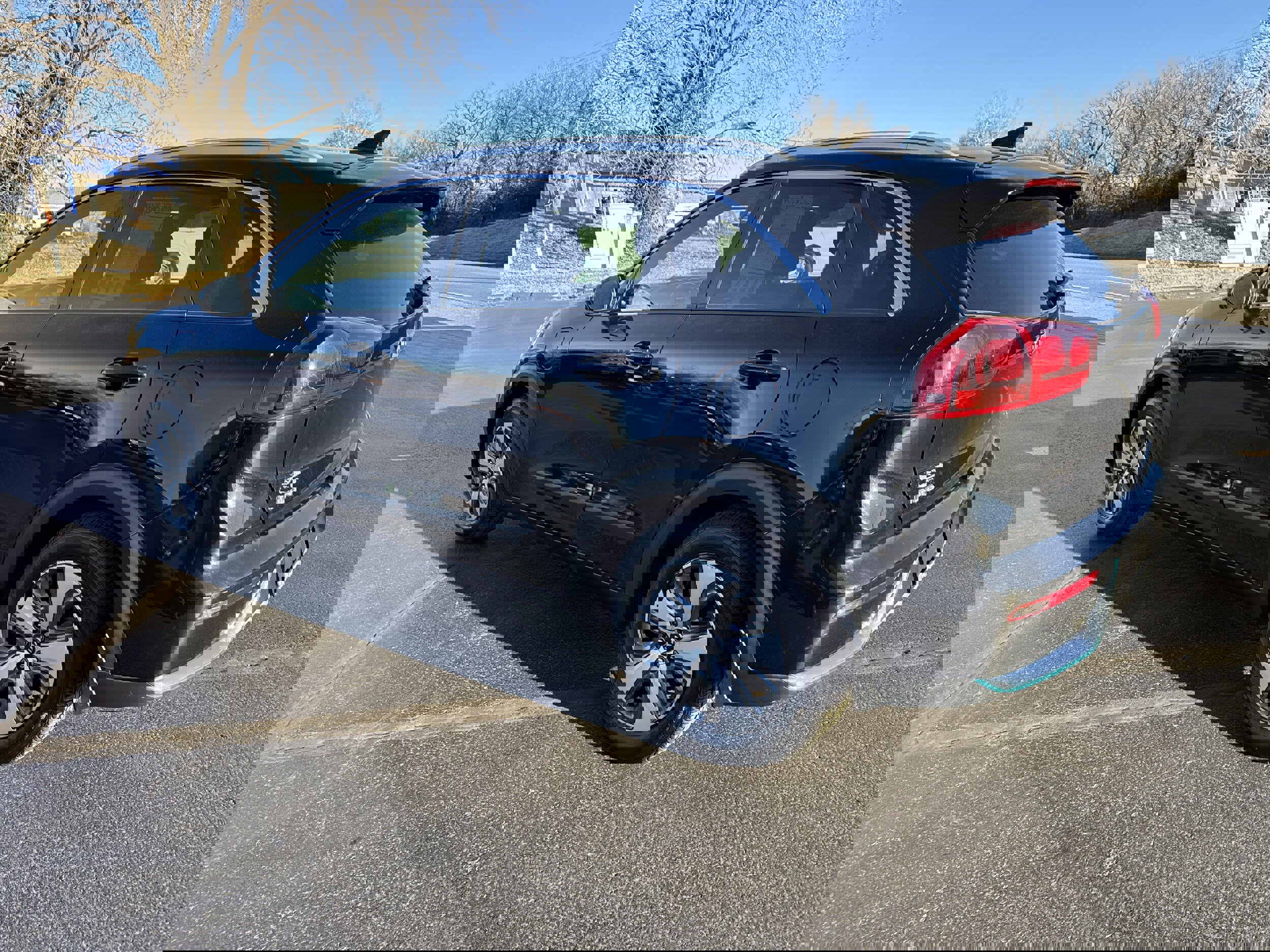 Used 2019 Kia Niro LX image 3