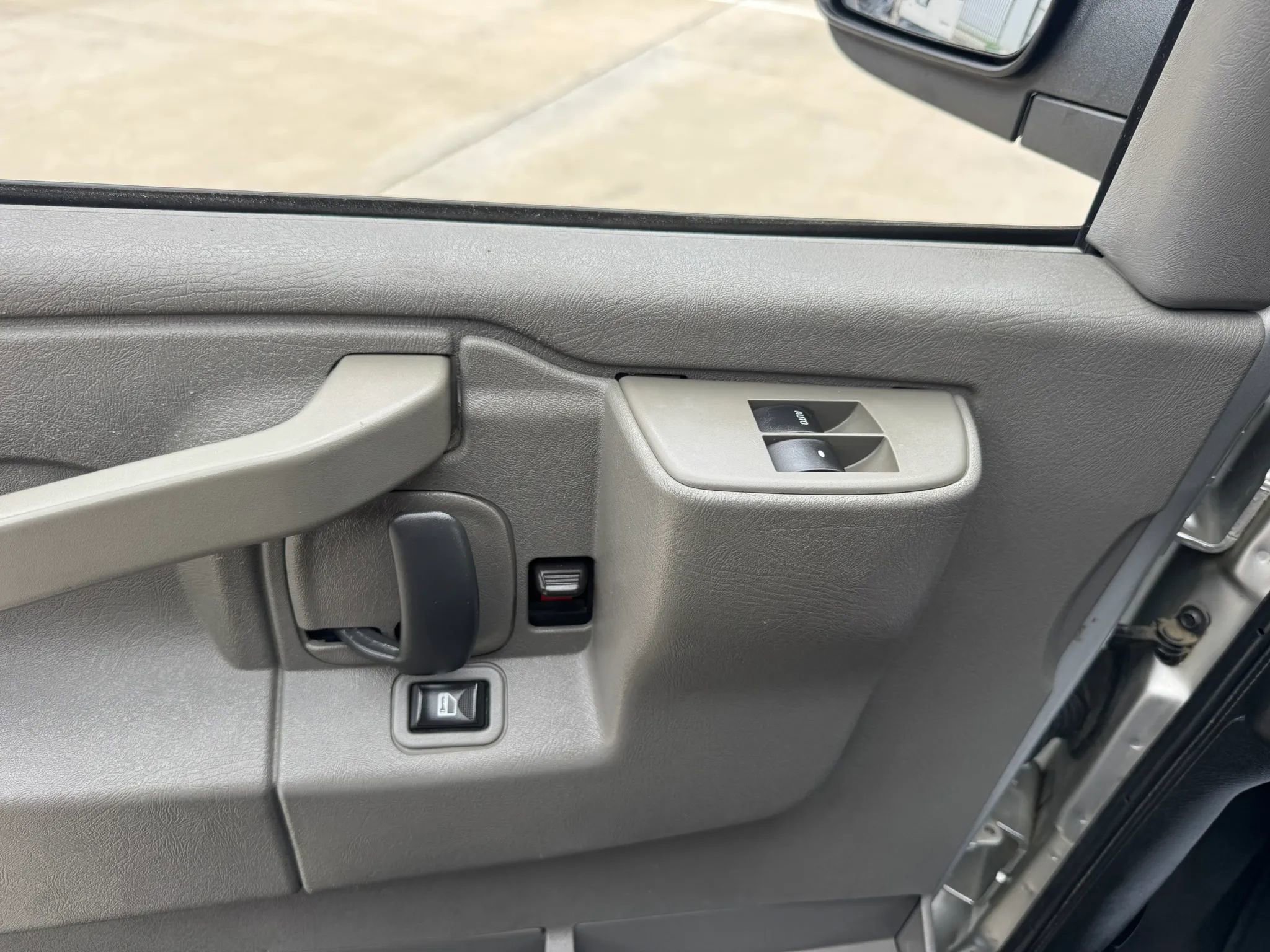 Used 2017 Chevrolet Express 3500 LT w/ LT Preferred Equipment Group image 21
