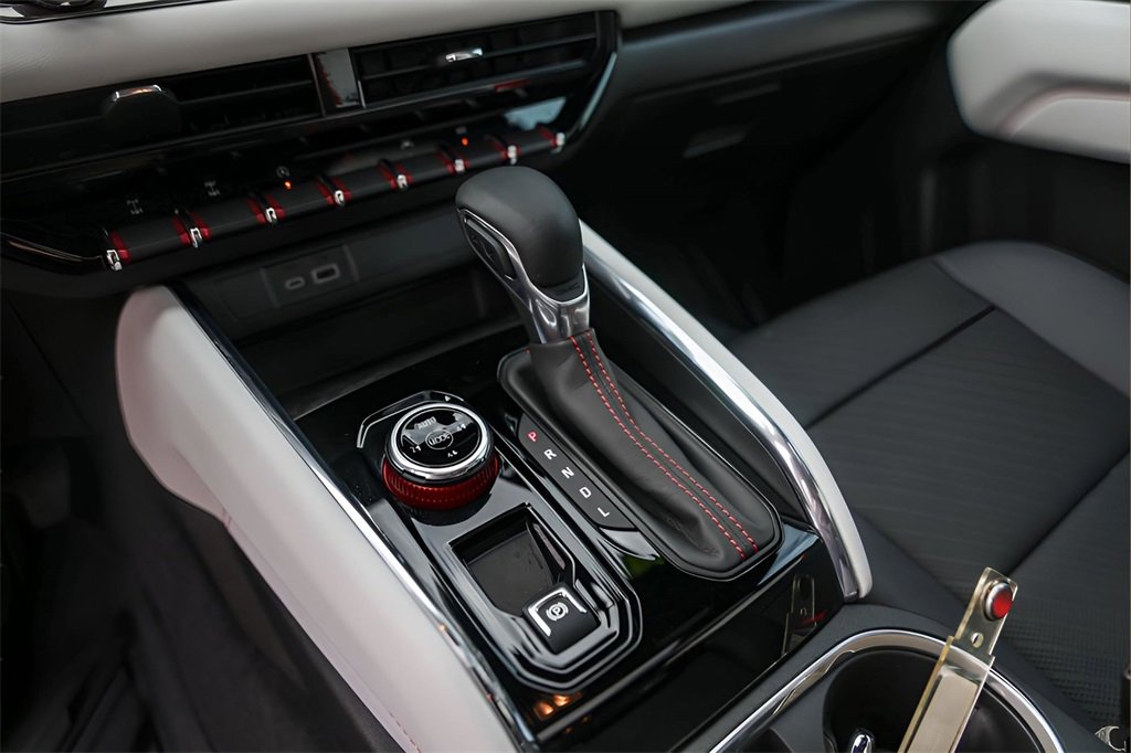 Used 2024 GMC Canyon AT4X image 22