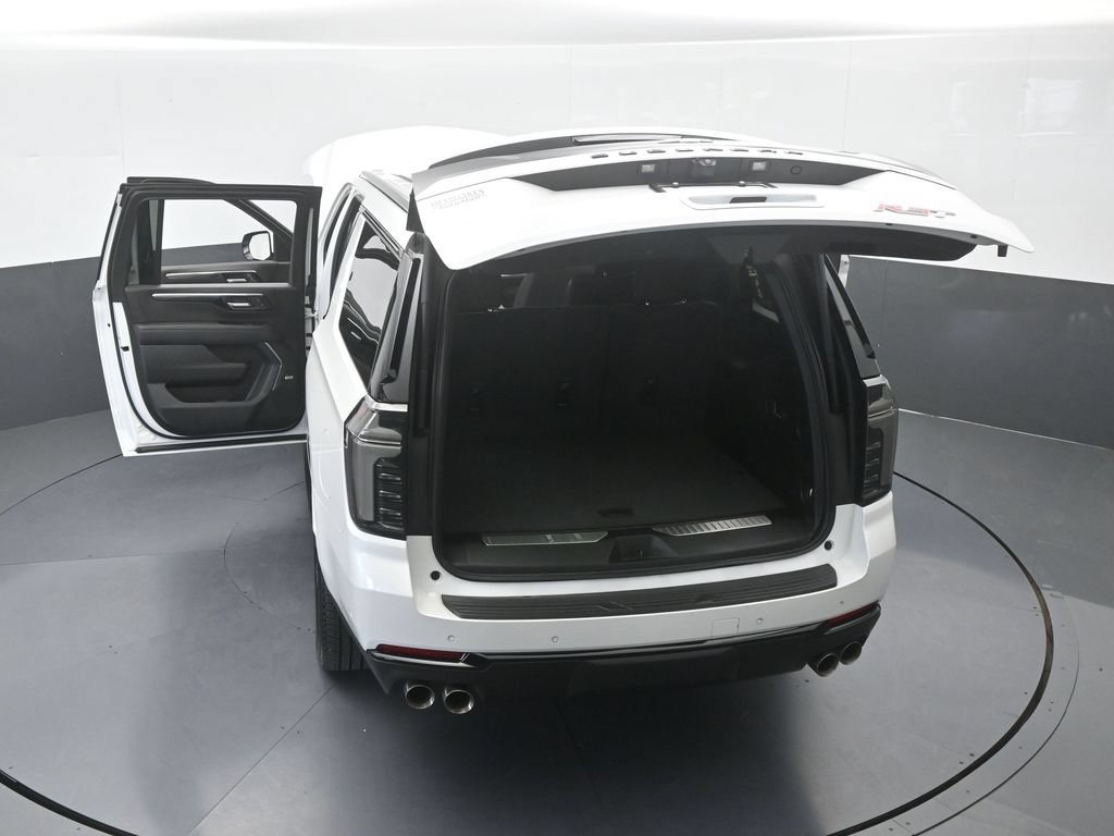 Used 2025 Chevrolet Suburban RST w/ Comfort Package RWD image 80