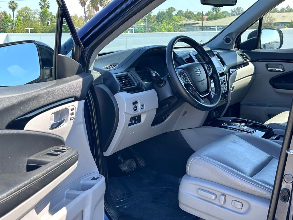 Used 2017 Honda Pilot Touring image 8