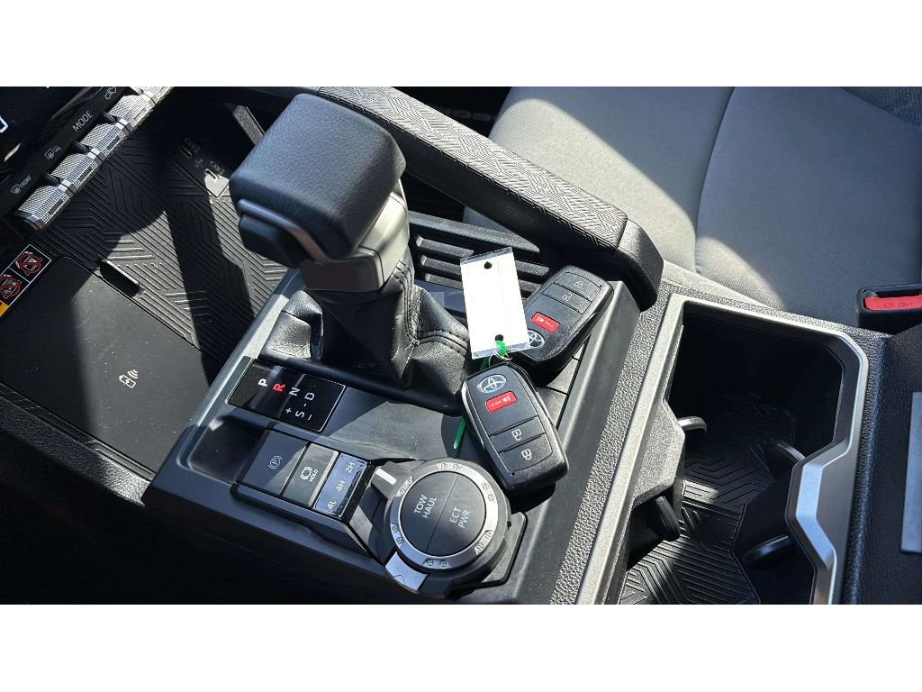 Used 2024 Toyota Tacoma SR5 AWD/4WD image 22