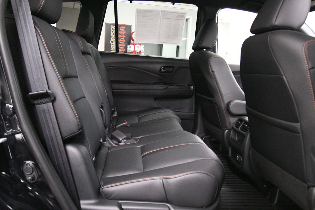 Used 2023 Honda Passport TrailSport image 25