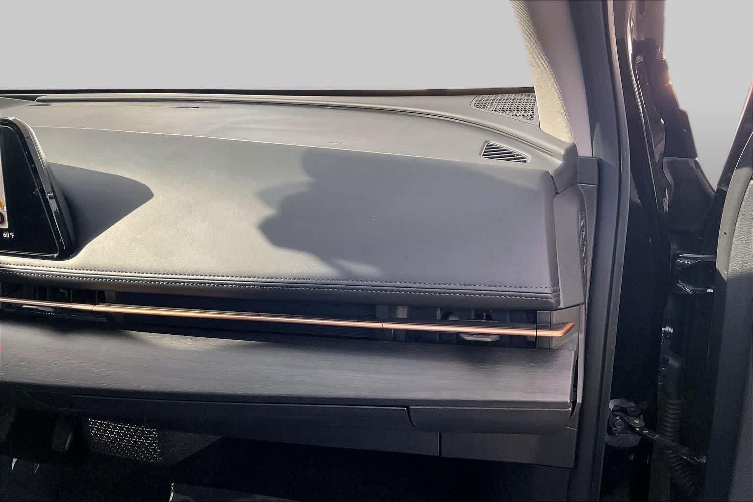 Used 2023 Nissan Ariya AWD image 18