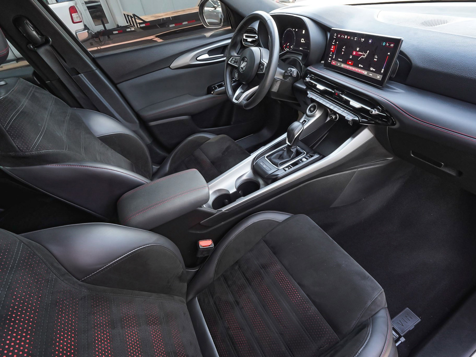 Used 2024 Dodge Hornet GT AWD/4WD image 36