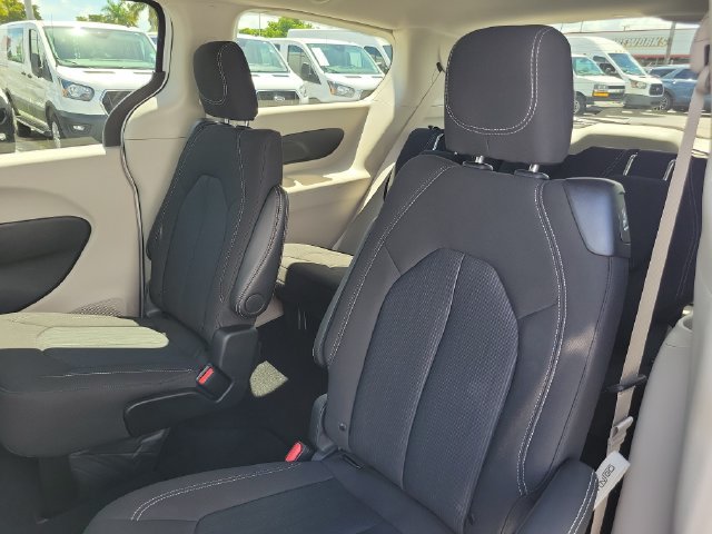 Used 2024 Chrysler Voyager LX FWD image 14