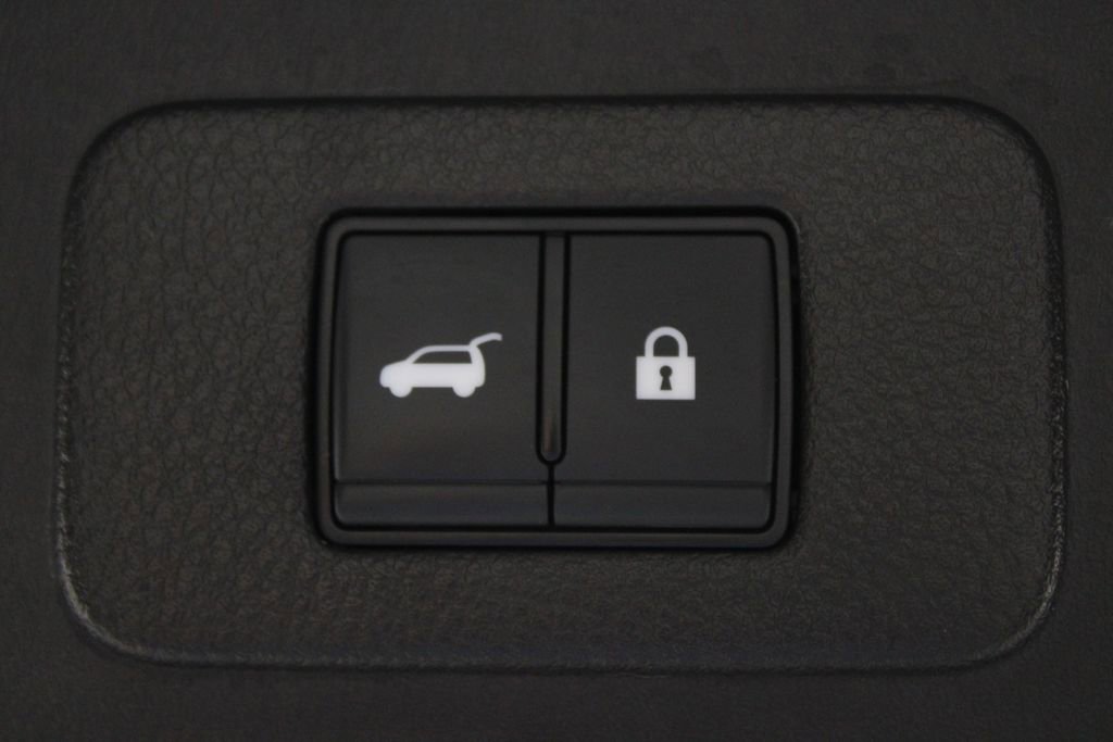 Certified 2022 Nissan Armada Platinum w/ Captain's Chairs Package image 19