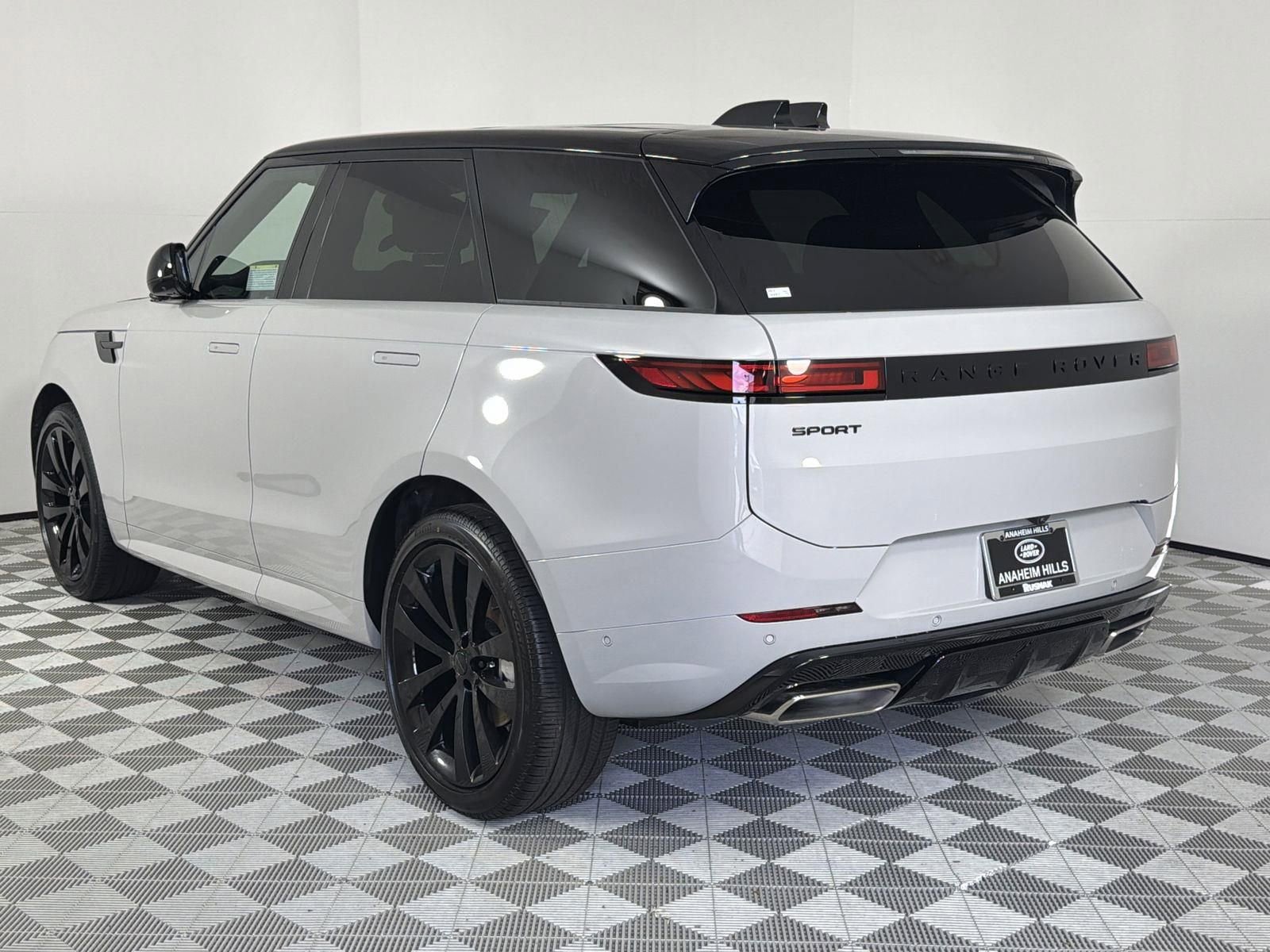 New 2026 Land Rover Range Rover Sport Dynamic SE image 3