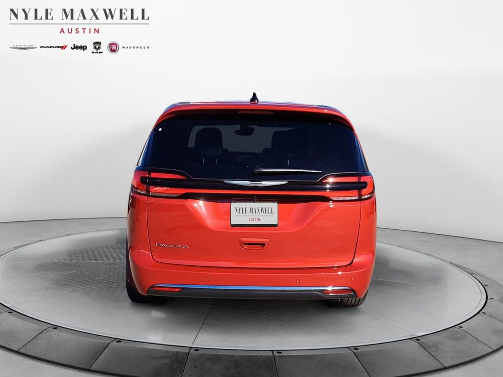 New 2026 Chrysler Pacifica Select FWD image 15