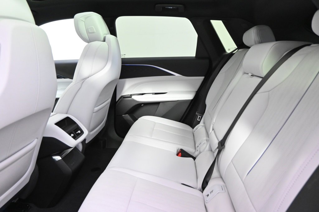 New 2025 Cadillac Lyriq Luxury image 20