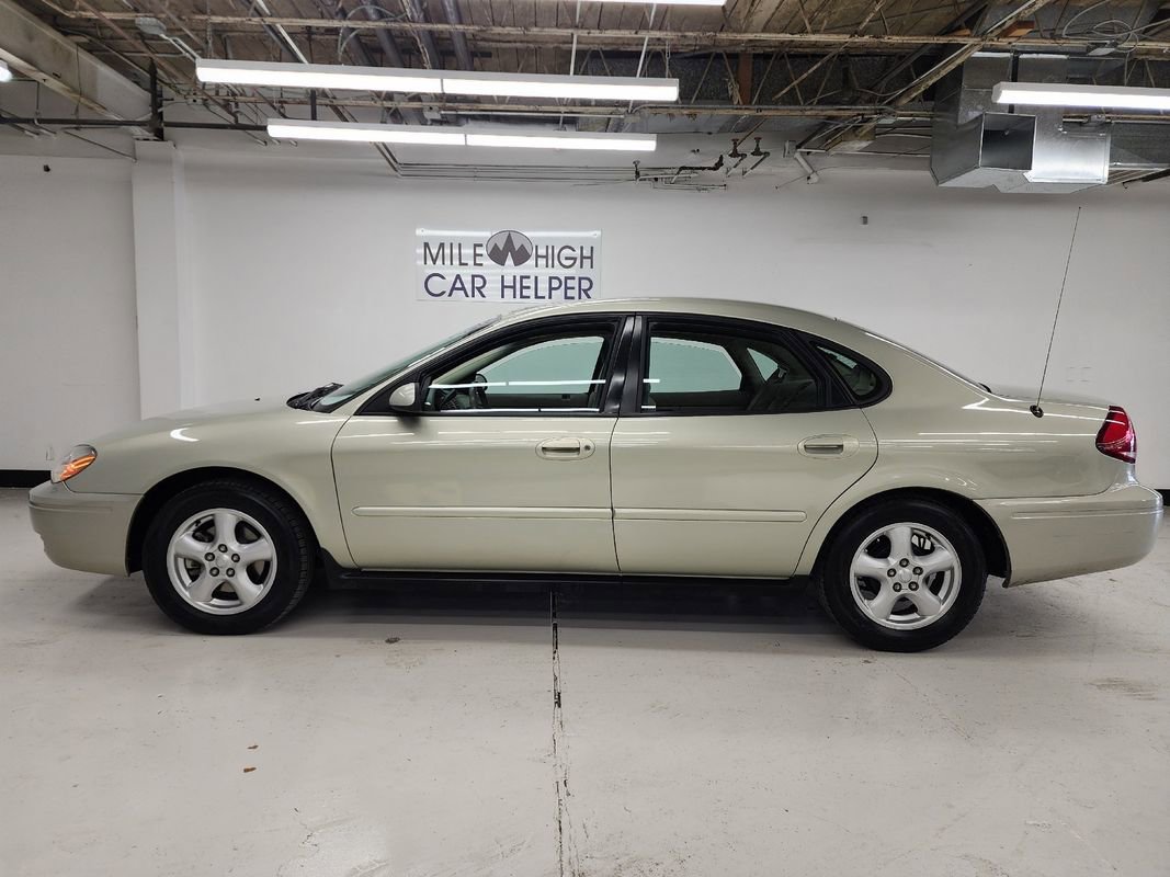 Used 2004 Ford Taurus SE image 8
