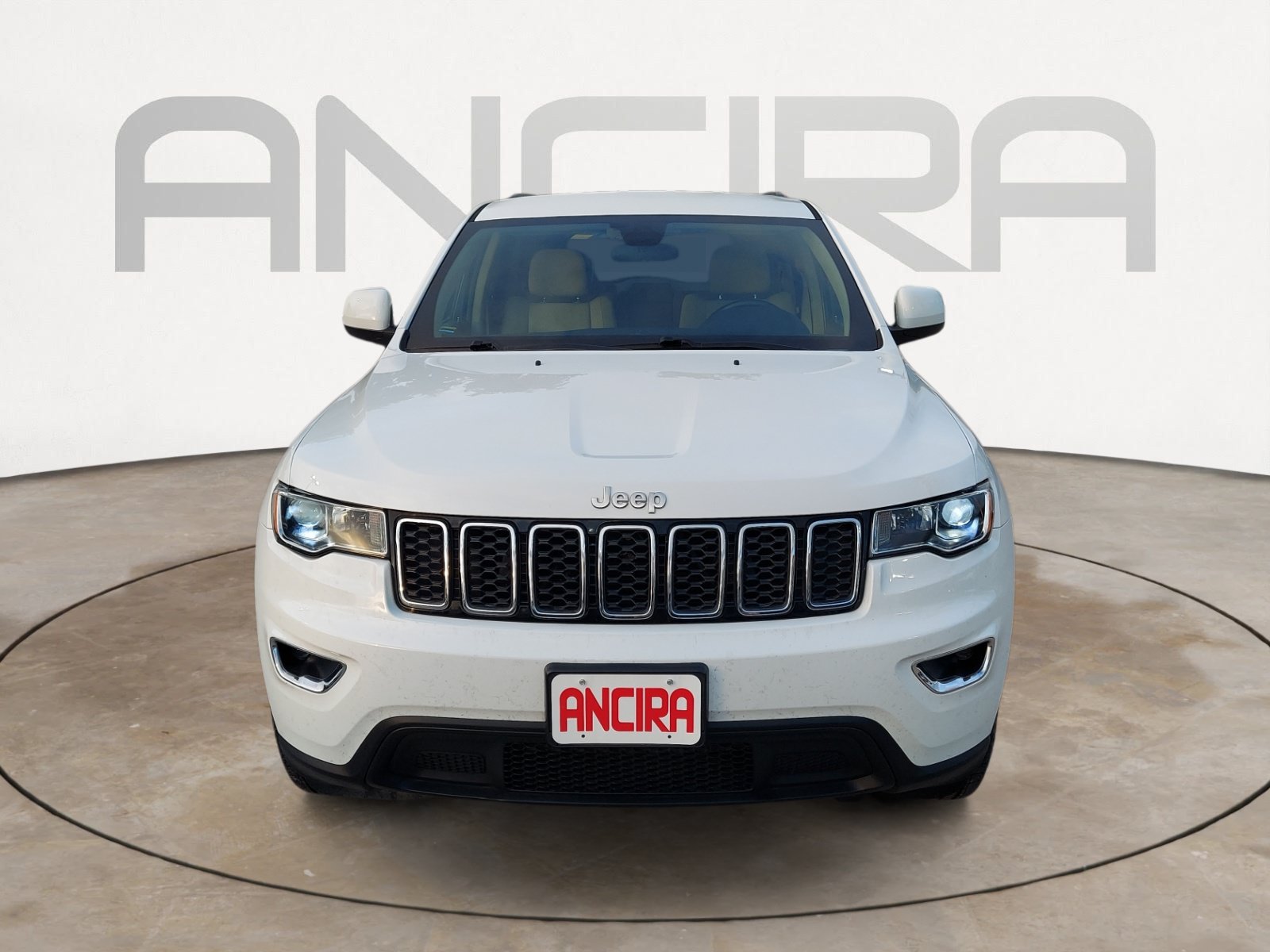 Used 2019 Jeep Grand Cherokee Laredo AWD/4WD image 5