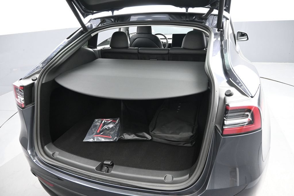 Used 2023 Tesla Model Y Long Range AWD/4WD image 24