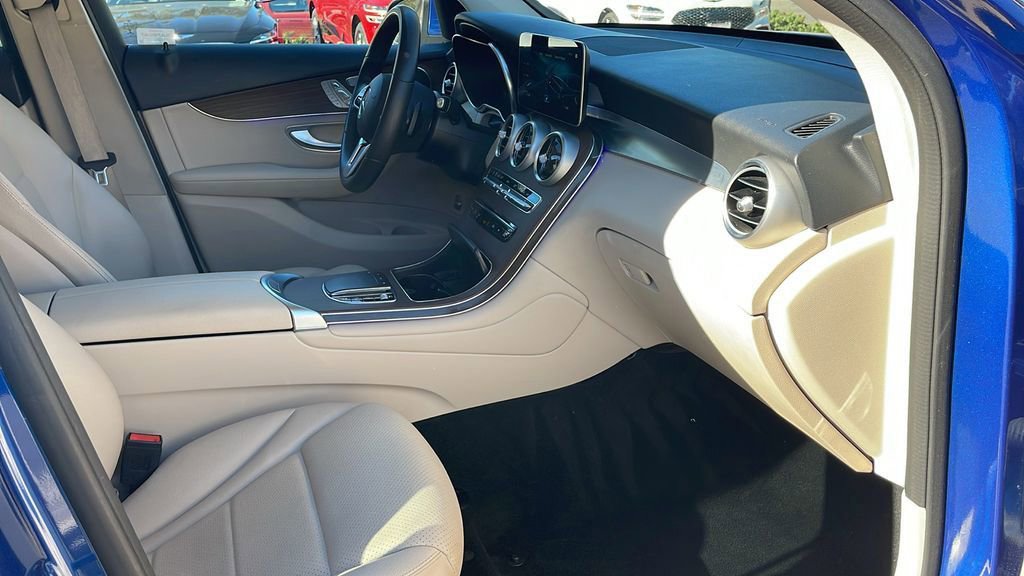 Used 2022 Mercedes-Benz GLC 300 image 32