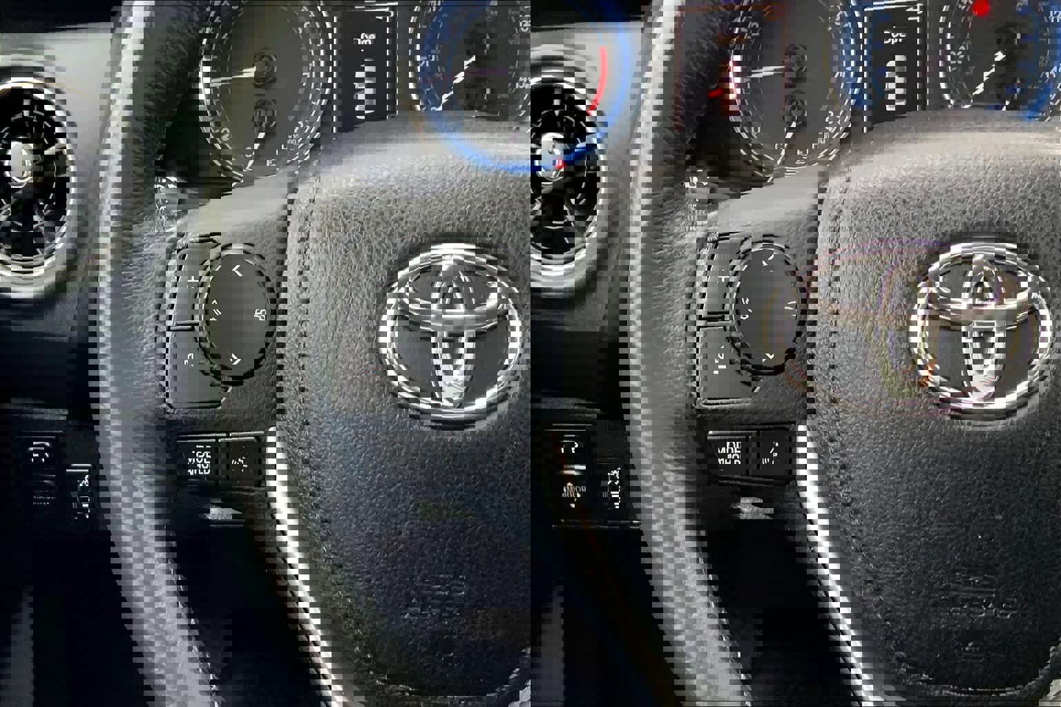 Used 2018 Toyota Corolla SE FWD image 23