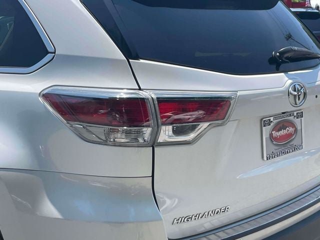 Used 2016 Toyota Highlander Limited AWD/4WD image 12