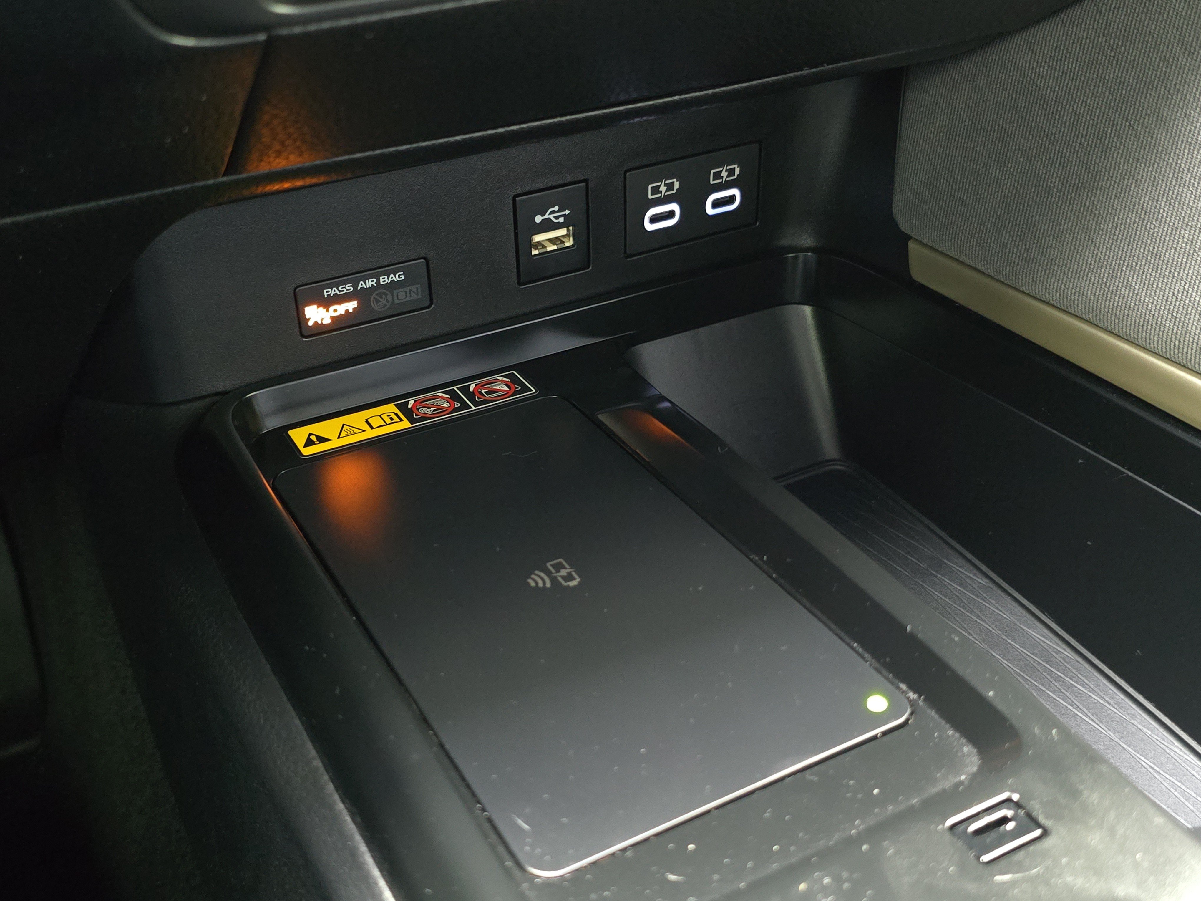 Used 2025 Toyota Camry LE FWD image 31