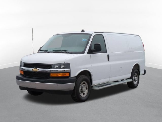 Used 2025 Chevrolet Express 2500 w/ Driver Convenience Package RWD image 5