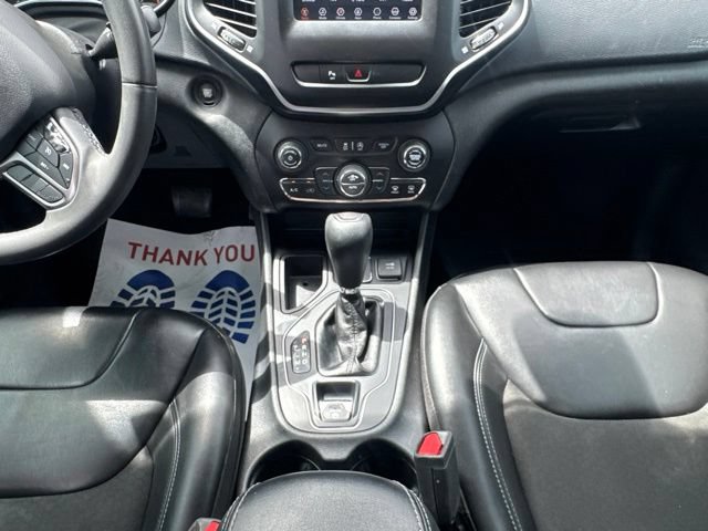 Certified 2020 Jeep Cherokee Latitude Plus w/ Comfort/Convenience Group FWD image 14