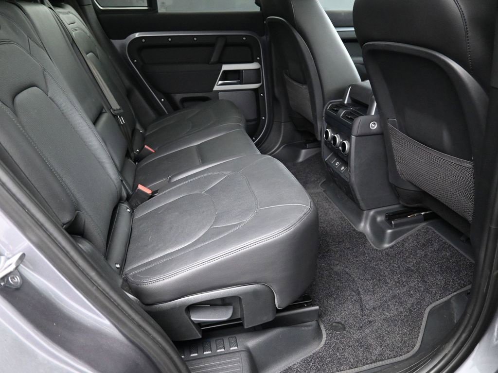 Used 2023 Land Rover Defender 110 S image 24