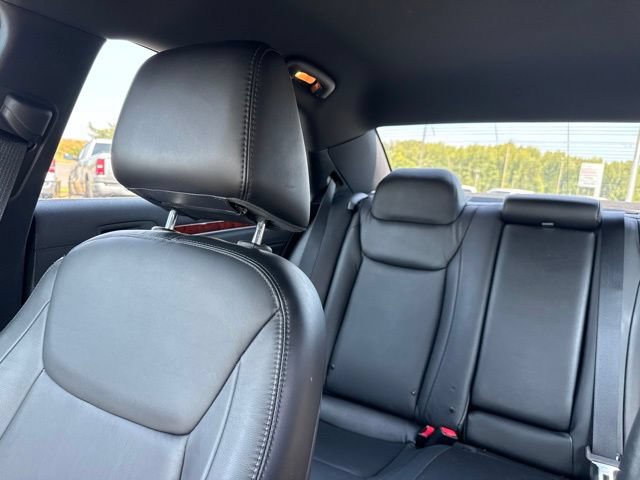Used 2014 Chrysler 300 RWD image 36