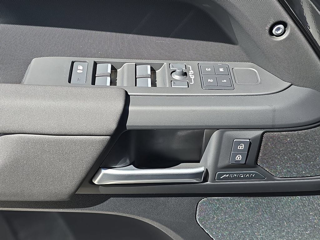 New 2026 Land Rover Defender 110 S AWD/4WD image 28