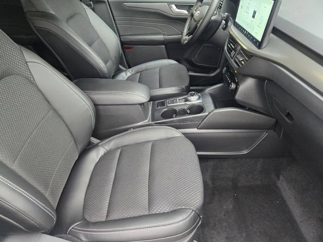 New 2025 Ford Escape SE FWD image 10