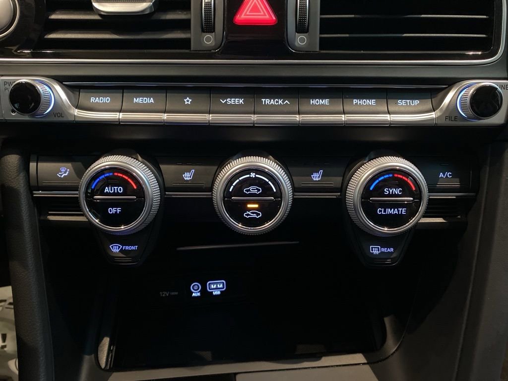 Used 2020 Genesis G70 2.0T image 15