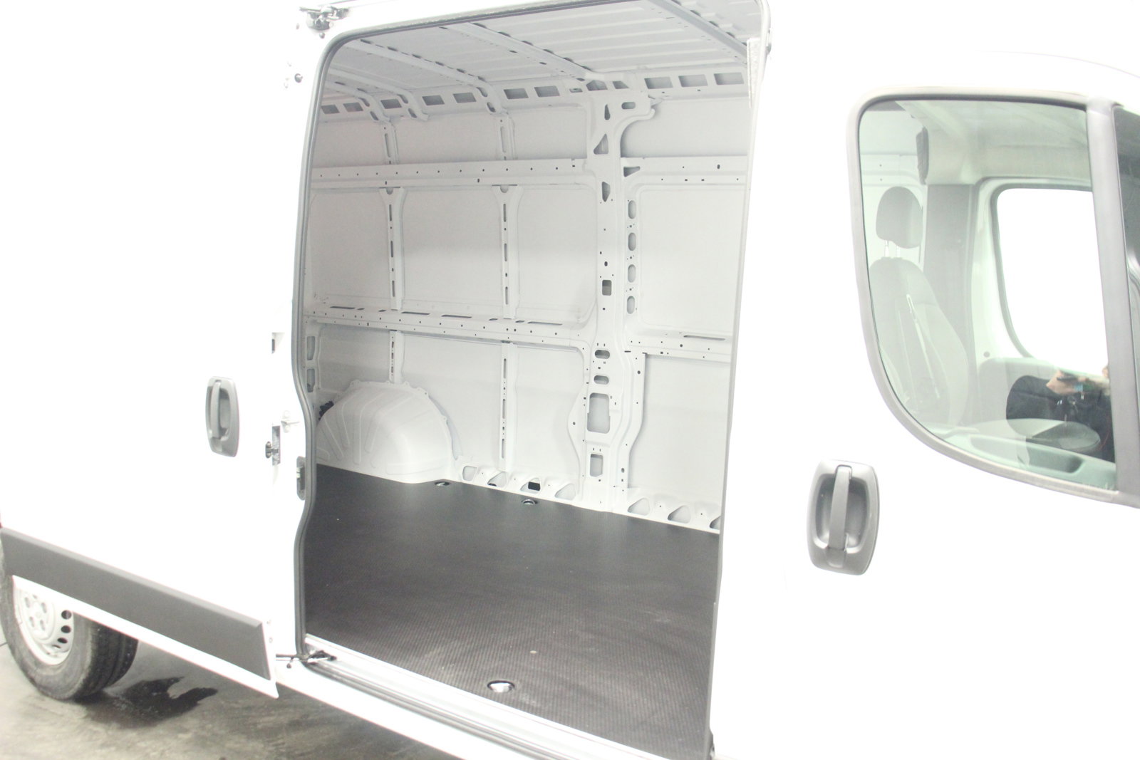 New 2025 RAM ProMaster 2500 w/ Power Group image 13