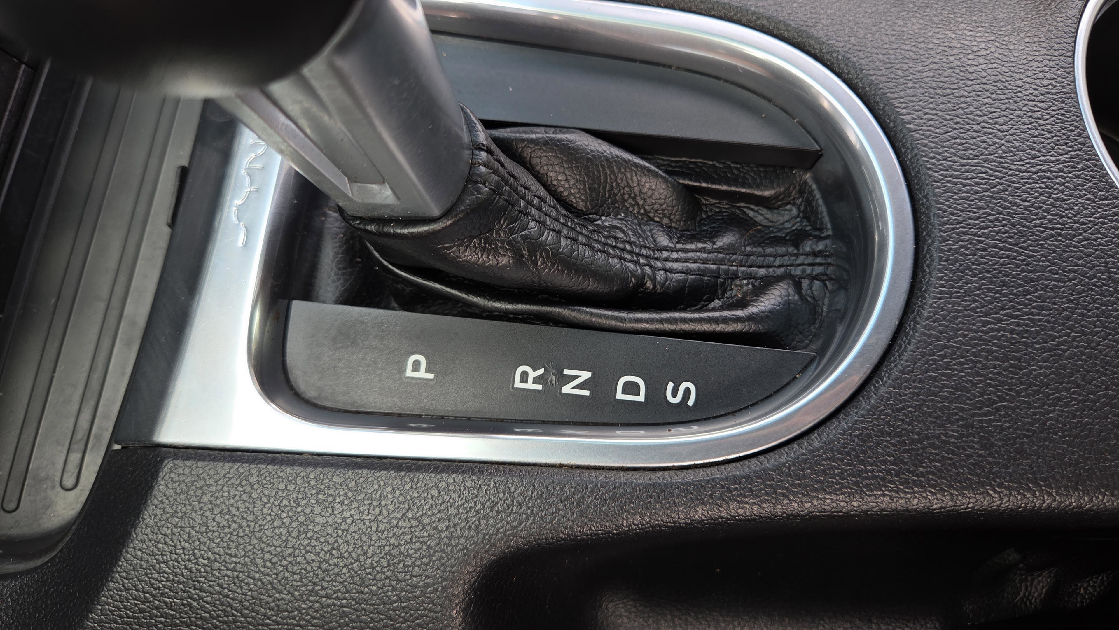 Used 2019 Ford Mustang Premium w/ Ford Safe & Smart Package RWD image 28