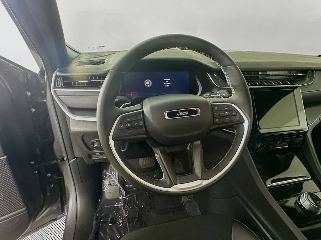 Certified 2024 Jeep Grand Cherokee Altitude AWD/4WD image 19