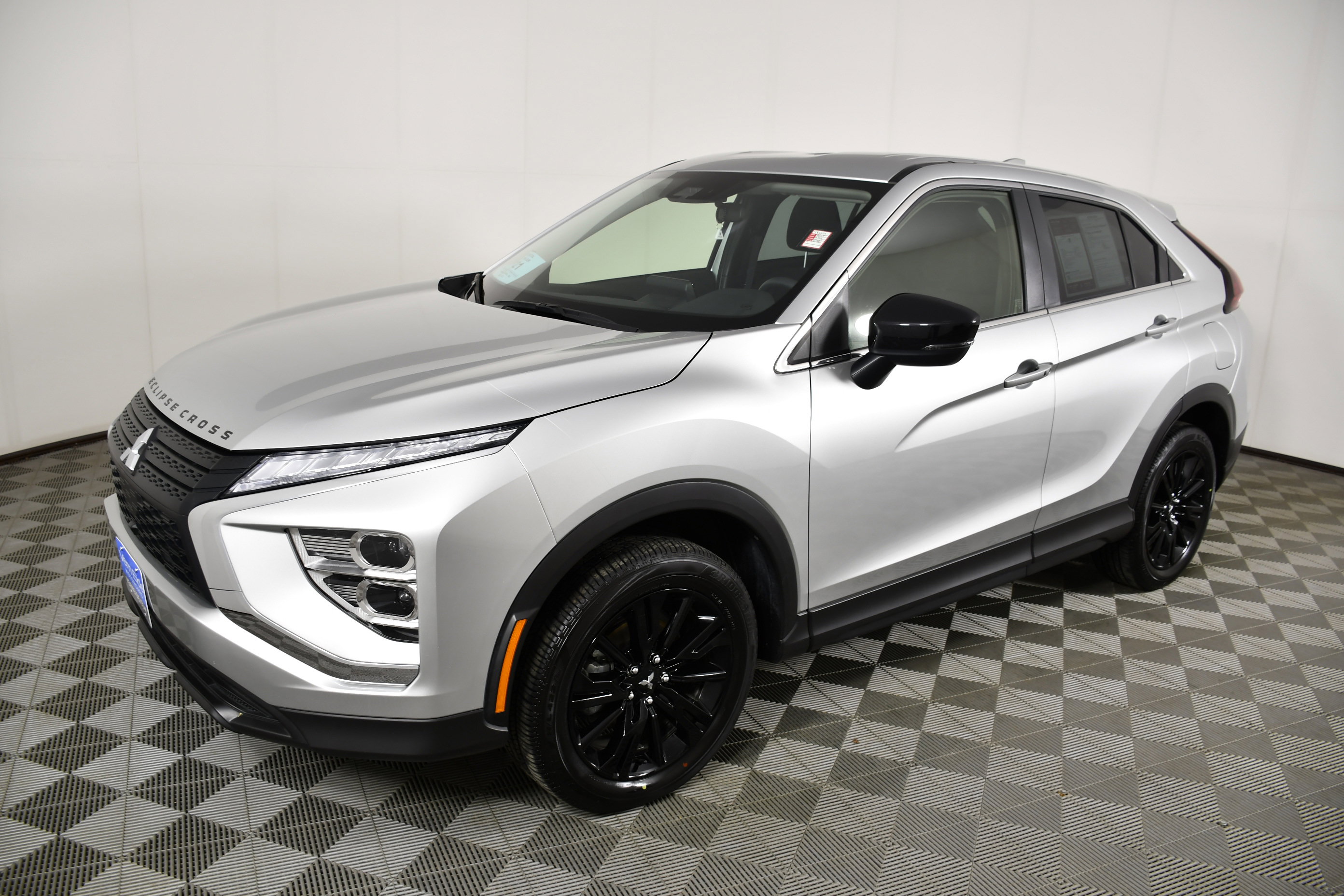 Used 2024 Mitsubishi Eclipse Cross LE AWD/4WD image 10