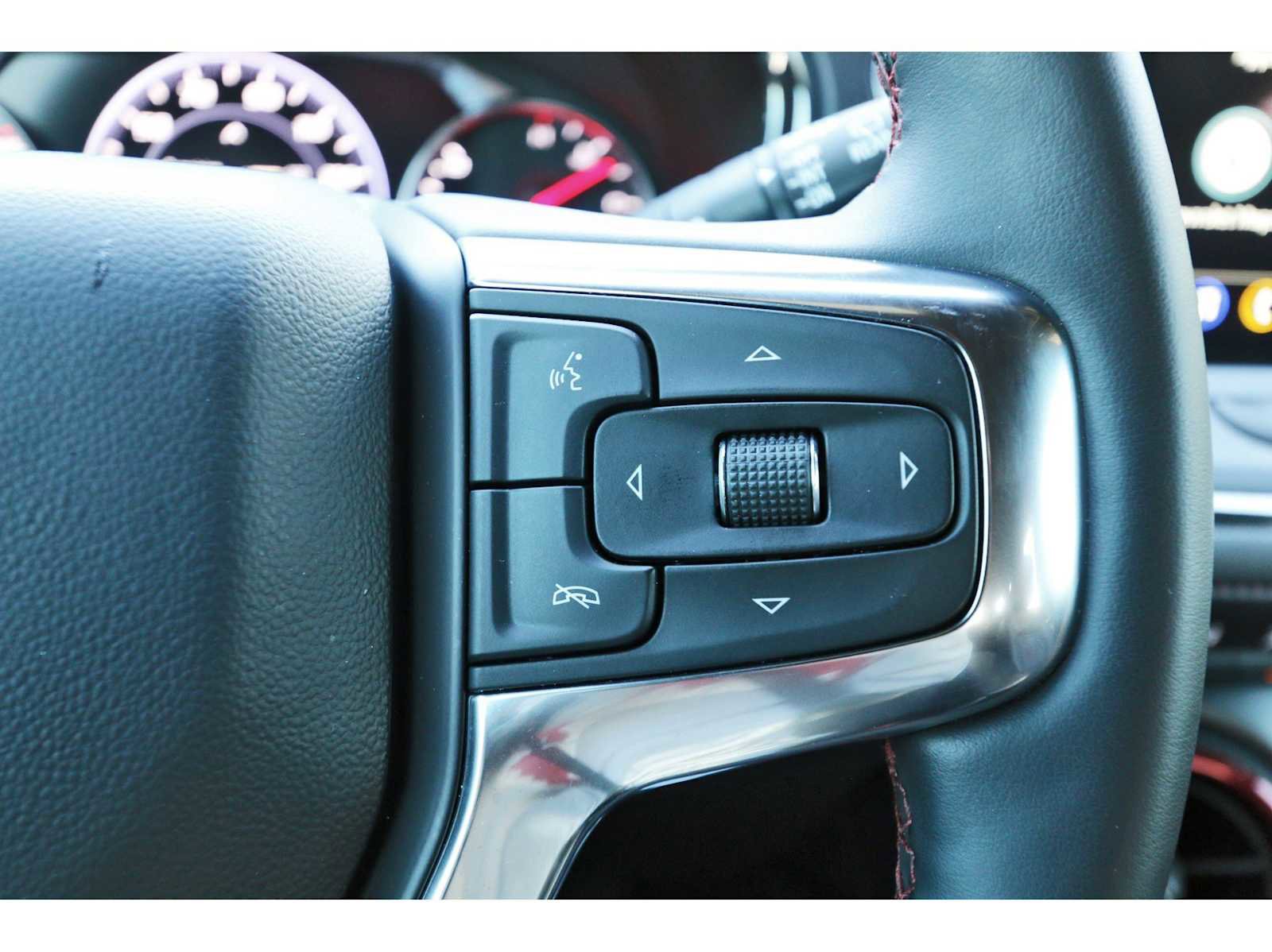 Used 2025 Chevrolet Blazer RS w/ Driver Confidence II Package image 16