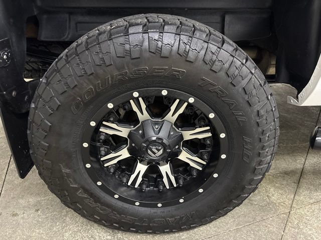 Used 2018 Chevrolet Silverado 1500 LT w/ True North Edition AWD/4WD image 9