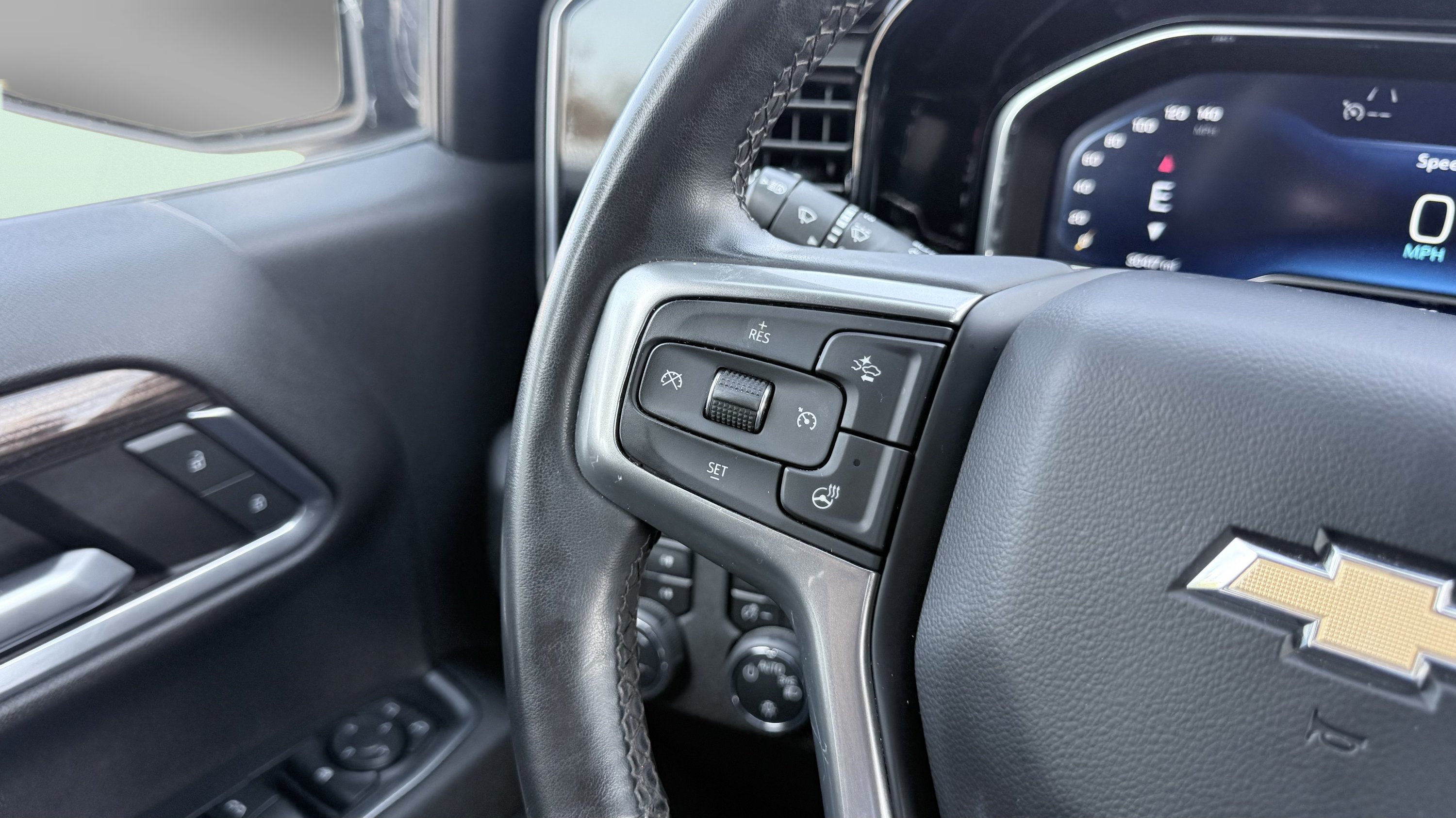 Used 2023 Chevrolet Silverado 1500 LT w/ Z71 Off-Road Package AWD/4WD image 53