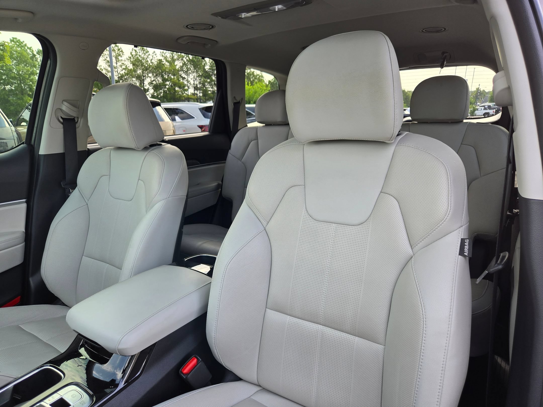Used 2025 Kia Telluride EX w/ EX Captain's Chair Package FWD image 24