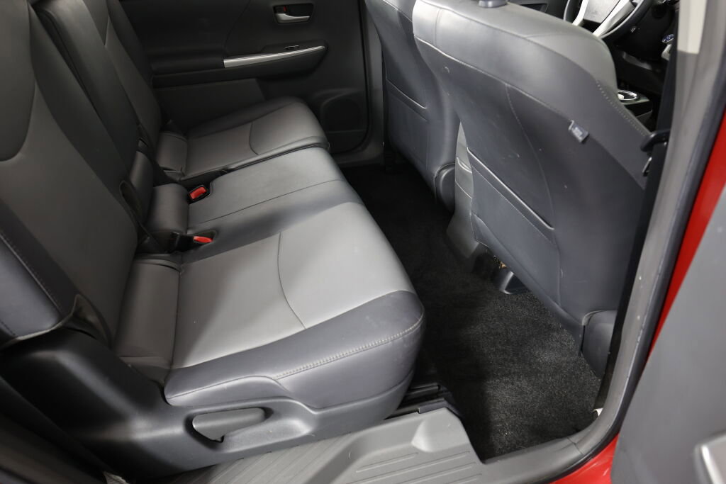 Used 2014 Toyota Prius V Three image 22