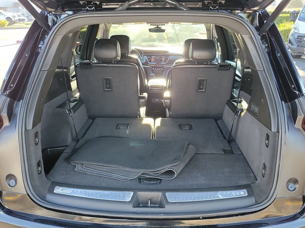 Used 2025 Cadillac XT6 Premium Luxury image 15