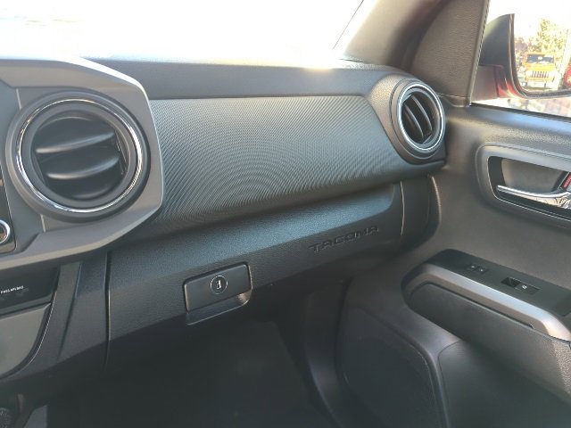 Used 2023 Toyota Tacoma TRD Off-Road image 8