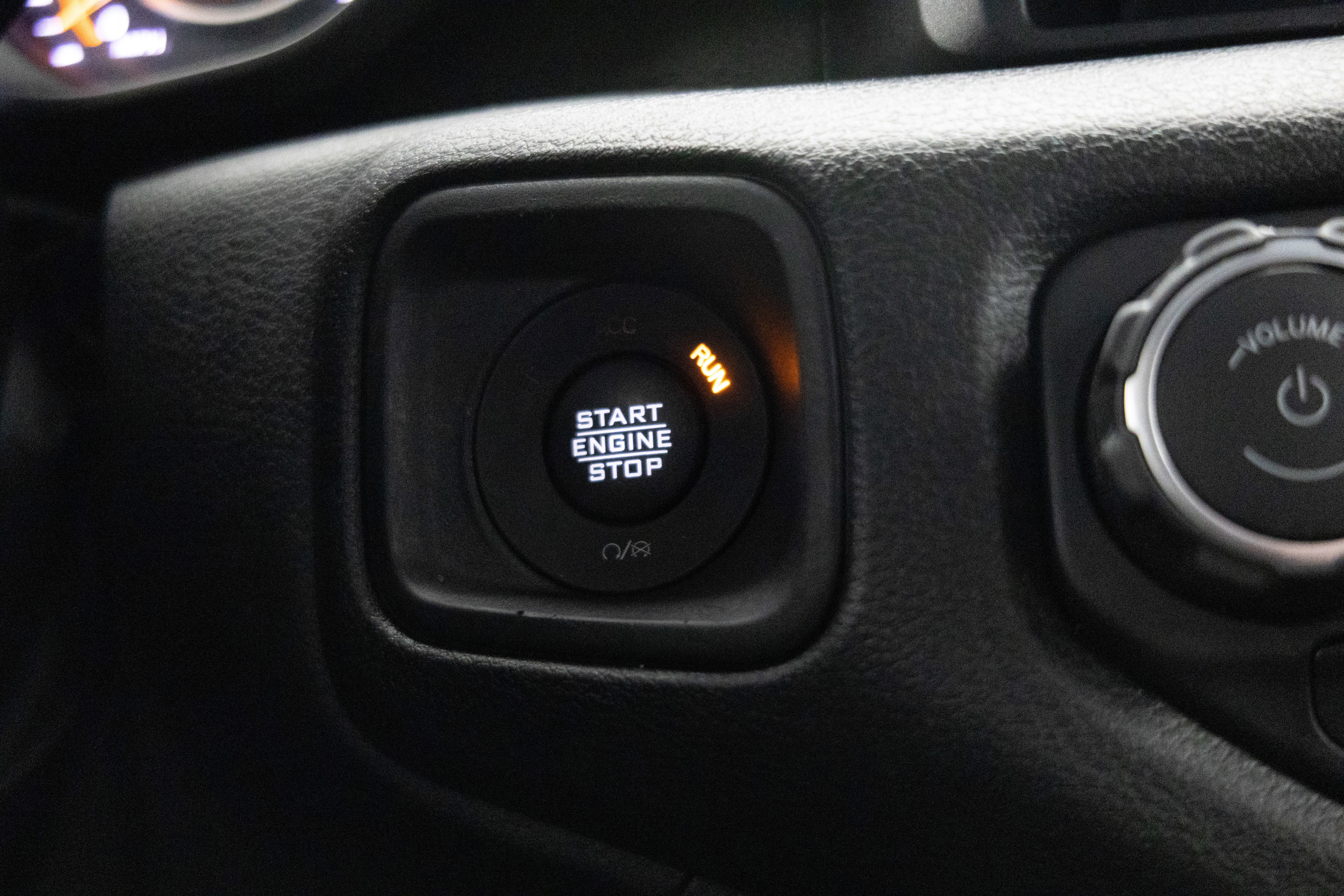 Used 2024 Jeep Gladiator Sport image 28