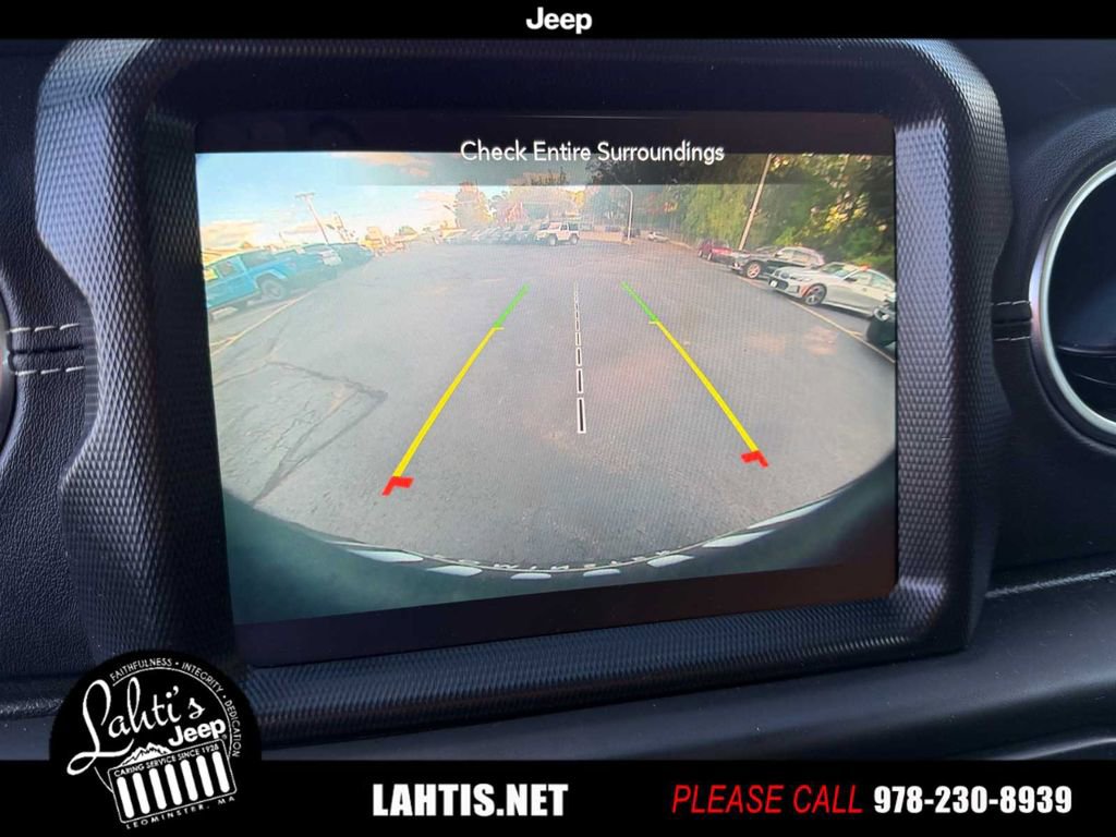 Certified 2022 Jeep Wrangler Unlimited Sahara w/ Cold Weather Group image 19