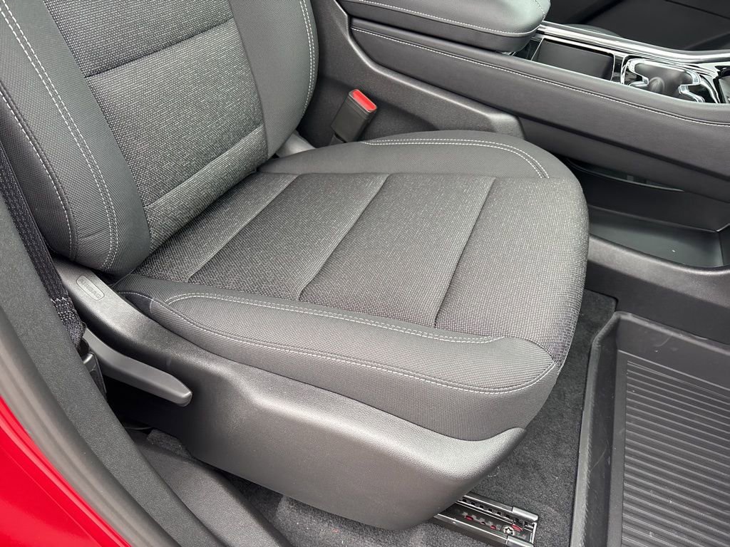 New 2026 Chevrolet Traverse LT w/ Driver Confidence Package image 27